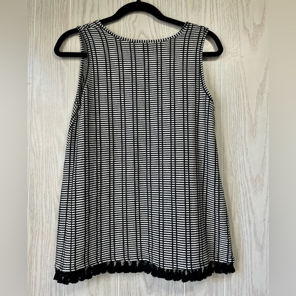 W5 Concepts Black White Tassel Trim Halter Top Size M NWOT - Picture 3 of 4